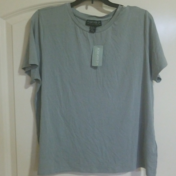 Basic Tee - Picture 4 of 6